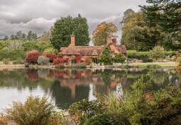 Lake / Pond, Period Building