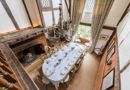 Diningroom, Vaulted Spaces