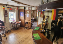 Wooden Floor, Pub / Bar