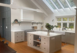 Kitchen, Kitchen (With Island), Kitchen (Wooden Units), Kitchen With Table, Skylight, Wooden Floor, Kitchen (Electric/Induction Hob)