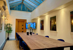 Diningroom, Conservatory, Skylight, Boardroom, neutral colours