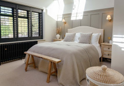 Bedroom (Master/En-Suite), Bedroom (Double), Skylight