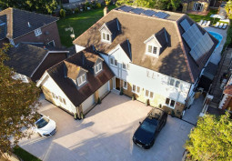 Exterior, Driveway