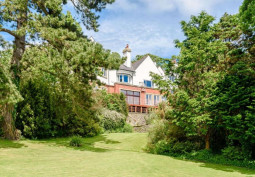 House / Cottage Exterior, Lawn, Garden (Rear, Large)