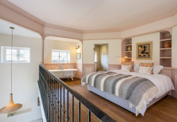 Bedroom, Bedroom (Master/En-Suite), Bathroom (Roll Top)