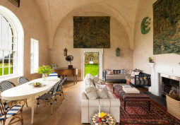 Livingroom, Diningroom, Windows, Props / Feature, Fireplace, Open-plan, Styled Ceiling