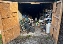 Garage (Double) at Urban Yard and Double Garage for Filming, Greater Manchester