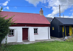 House / Cottage Exterior