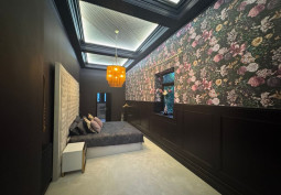 Bedroom, Pattern Wallpaper, Styled Ceiling