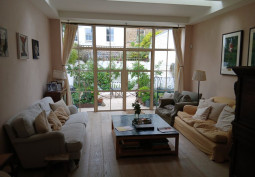 Livingroom, Windows