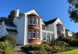 Exterior, House / Cottage Exterior, Period Building