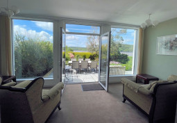 Livingroom, Patio / Veranda