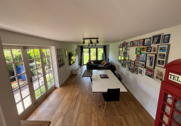 Livingroom, Diningroom, Props / Feature