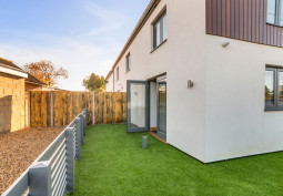 Gardens, Flats / Appartments
