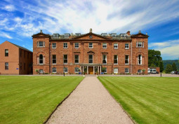 Exterior, School / College, Mansion, Lawn