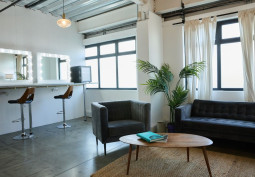 Studio, Dressing Room/Walk-in Wardrobe