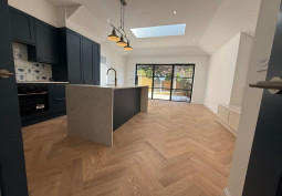 Kitchen, Diningroom, Kitchen (With Island), Kitchen (Coloured units), Skylight, Wooden Floor