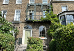 Exterior, Balcony