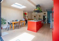 Diningroom, Kitchen (With Island), Kitchen (Coloured units), Kitchen With Table, Open-plan, Skylight