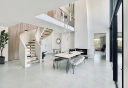 Diningroom, Hall, Fireplace, Tiled Floor, Entrance (Impressive)