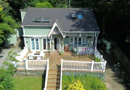 House / Cottage Exterior, Patio / Veranda