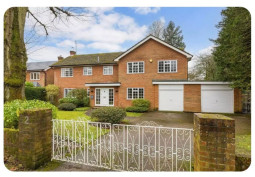 Driveway, Family Home, Garage (Double)