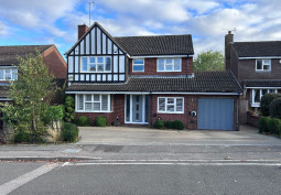 Driveway, Garage, Coronavirus-Friendly at Detached Family Home In Bedfordshire For Filming, Bedfordshire
