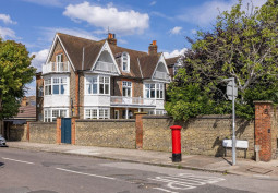 Coronavirus-Friendly at Stunning Six Bedroom Corner House In London For Filming, London