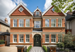 Coronavirus-Friendly at Sleek New Build In London For Filming, London