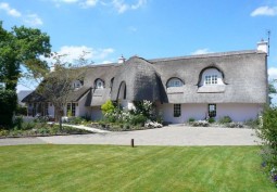 House, Thatching at Shoot and Stay Thatched Country House Film Location