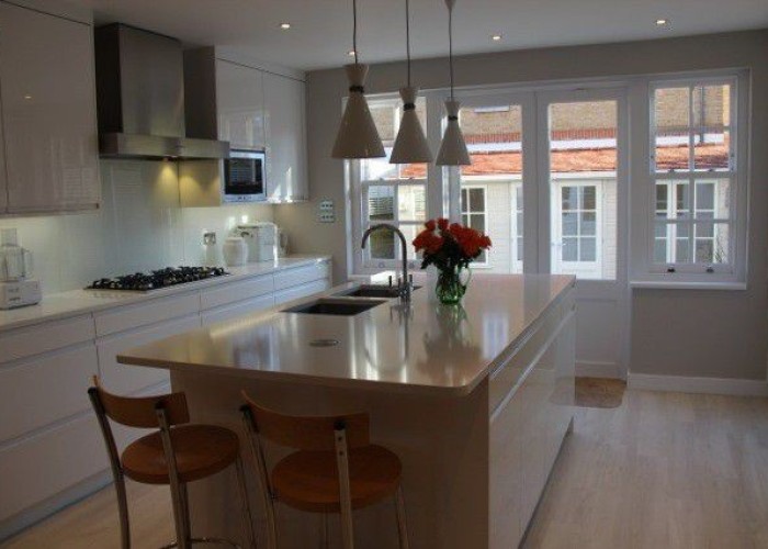 6. Kitchen (Cream or White units)