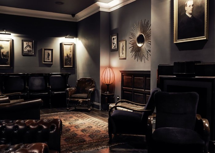London: Filming & Event Space With Traditional Styling