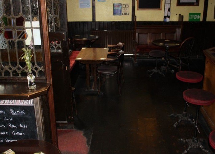 4. Pub / Bar