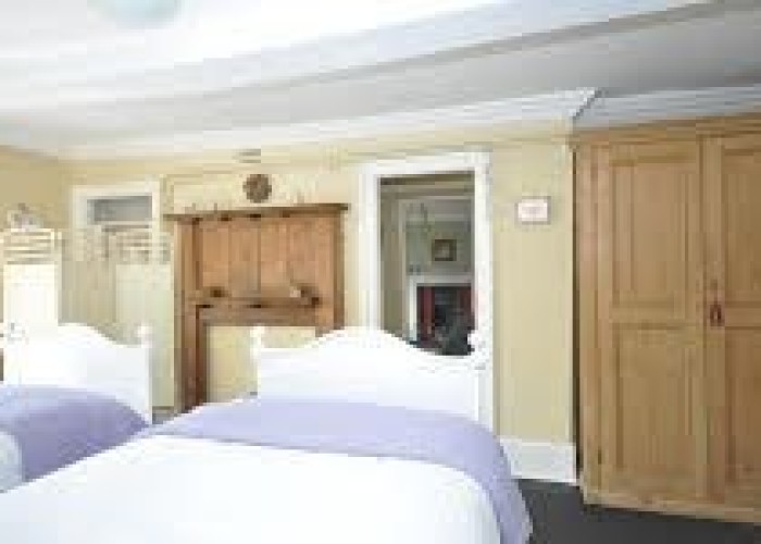 13. Bedroom (Double)