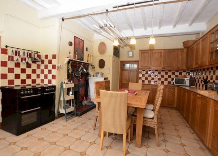 8. Kitchen (Wooden Units)