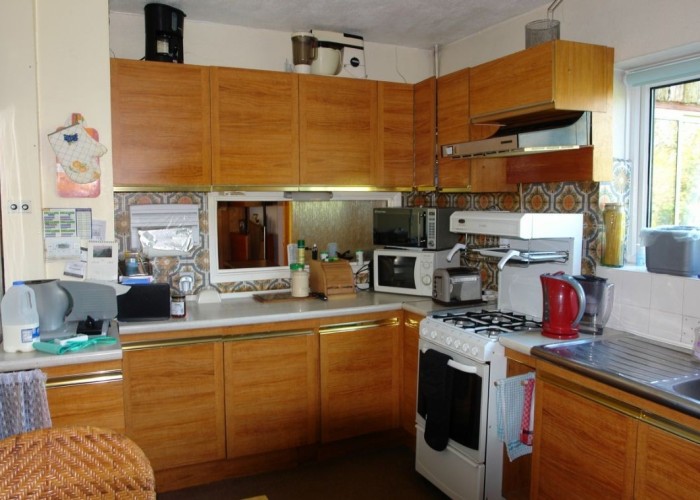 9. Kitchen (Wooden Units), Kitchen (Retro), Kitchen With Table