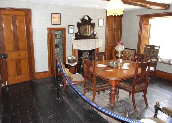 5. Diningroom