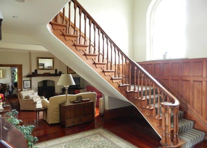 37. Stairway / Staircase