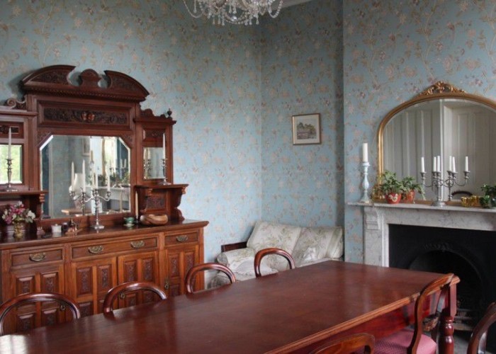 7. Diningroom