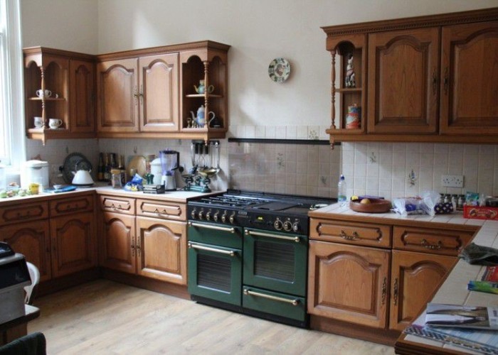 8. Kitchen (Wooden Units)