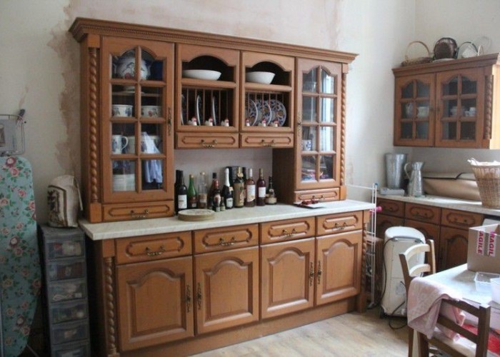9. Kitchen (Wooden Units)