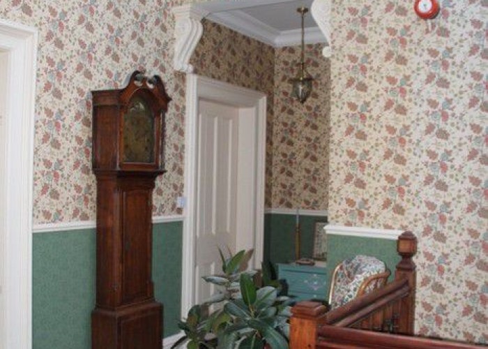 14. Hall