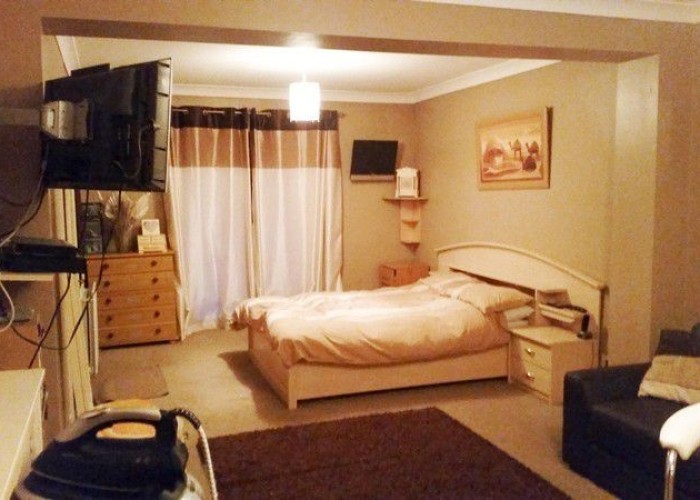 16. Bedroom