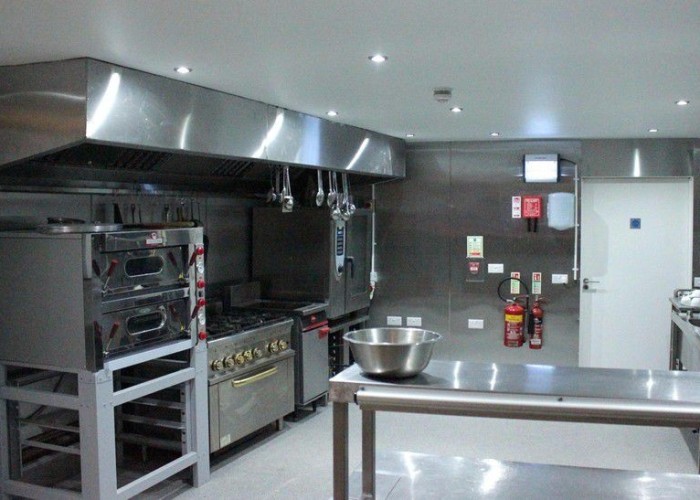 2. Kitchen (Commercial)