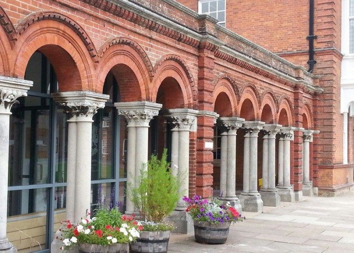 46. School / College