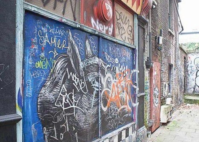 37. Graffiti