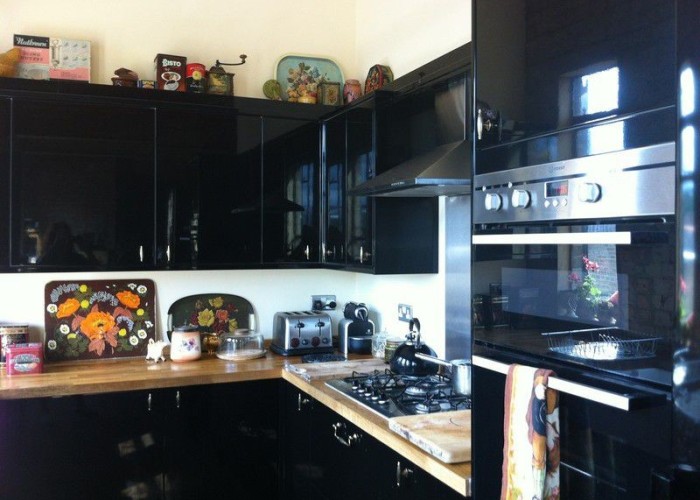 17. Kitchen (Coloured units)