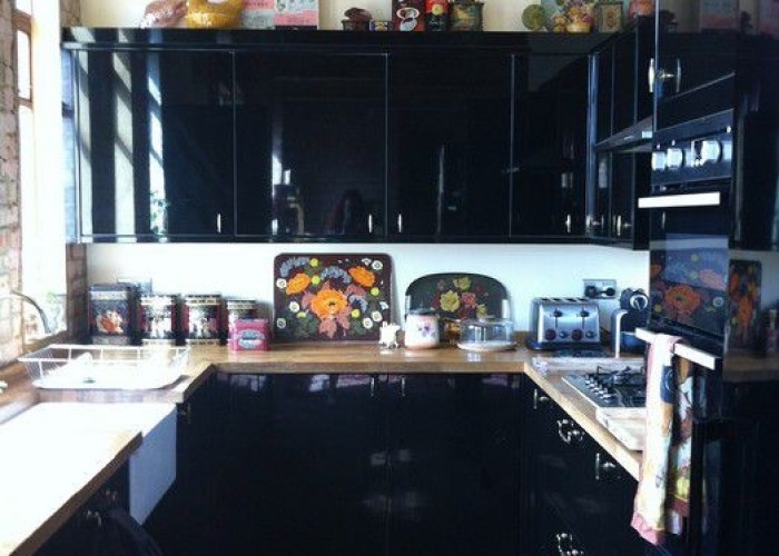 18. Kitchen (Galley)