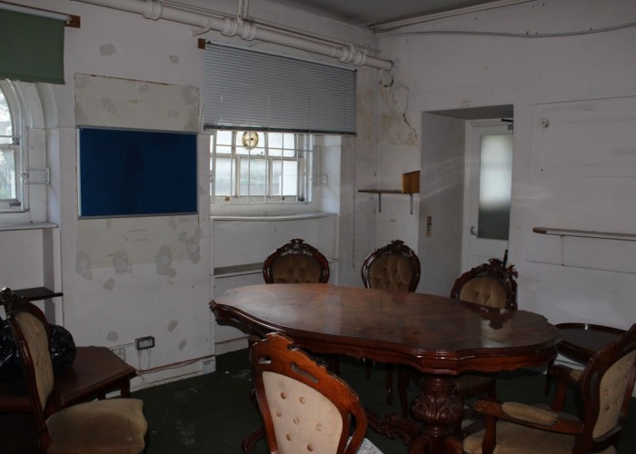 29. Meeting Room