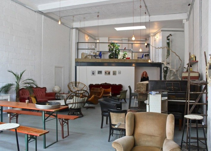 4. Cafe